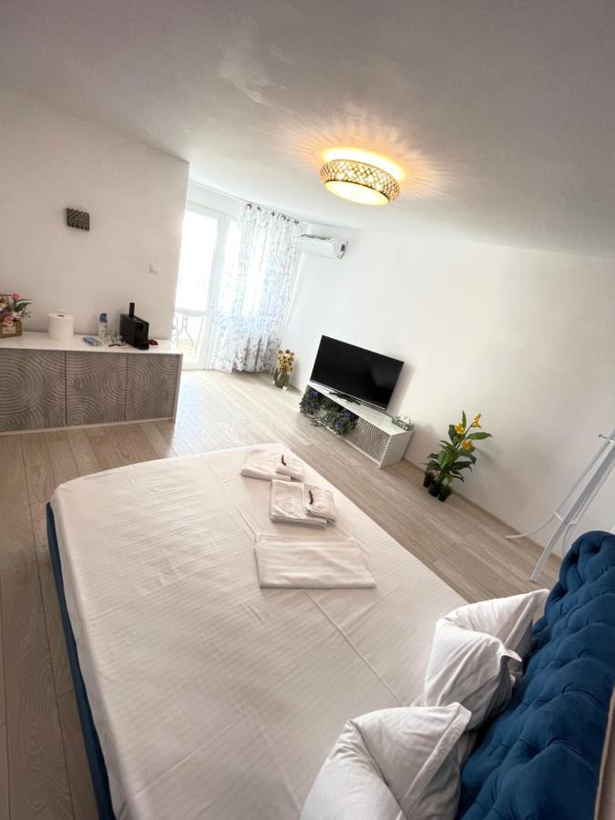 Apartament Garsoniera2-studio Oxygen-40mp Nou ! Direct In Plaminul Verde Al Parcului National ! Parcare Privata Doar Cu Rezervare In Limita Locurilor Disponibile ! Proprietate In Regim Hoteliep- Nu Are Bucatarie !